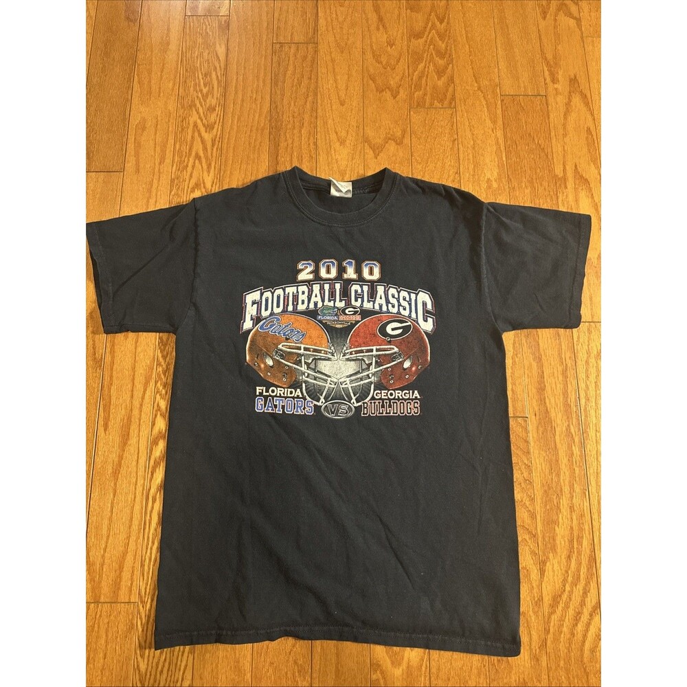 2010 Florida Gators Football  VS UGA  Football Classic  T Shirt Size M